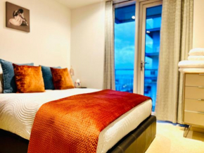 Luxurious Apt with River Views in Canary Wharf